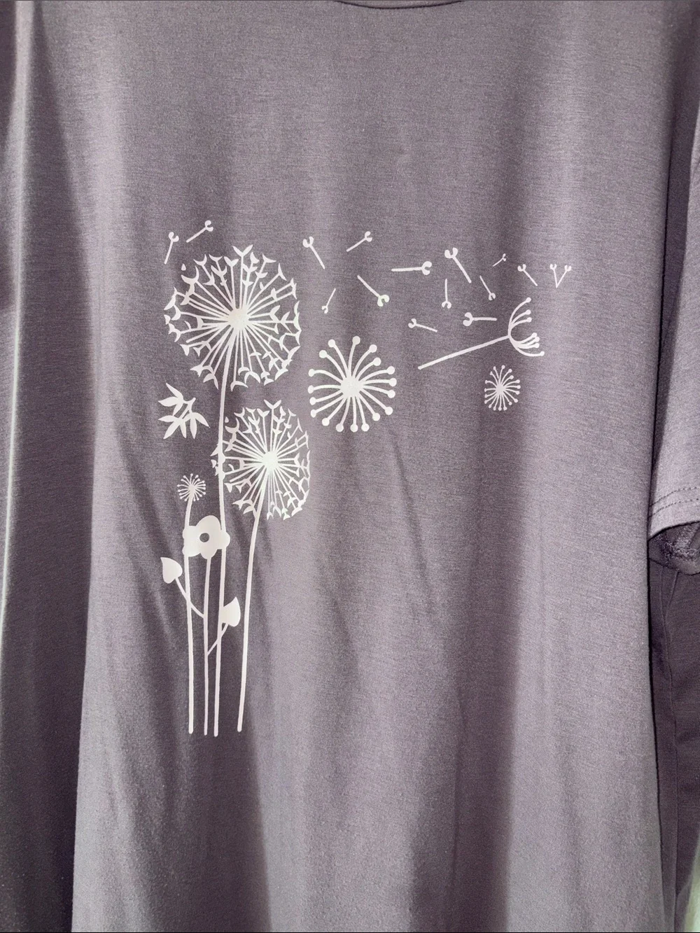 Grey Tee with White Dandelion Print 2X FLAW